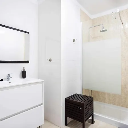 Black Tip With Terrace Apartment *